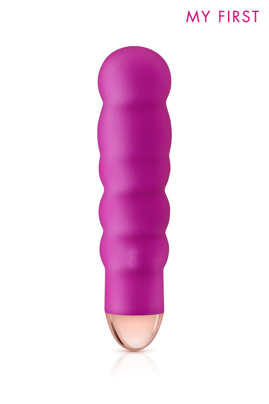 Giggle rose est un sextoy spécial point G de la marque My First, spécialement conçu pour l'initiation aux jeux intime...