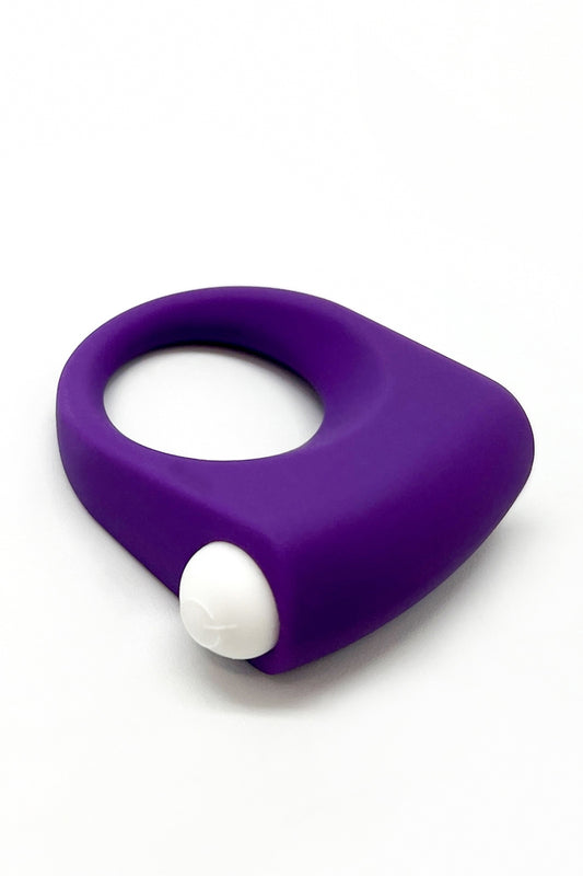 Puggle, de Wooomy, est un cockring vibrant extensible, équipé d'un stimulateur Bullet puissant, conçu en silicone et...